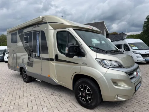 B&uuml;rstner Travel Van Single beds Garage photo: 0