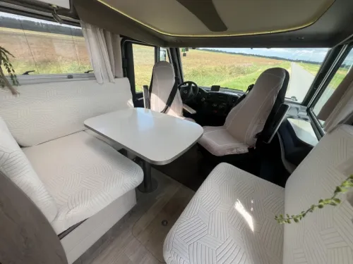 Bavaria Style 740 I A-class | Roof air conditioning photo: 13