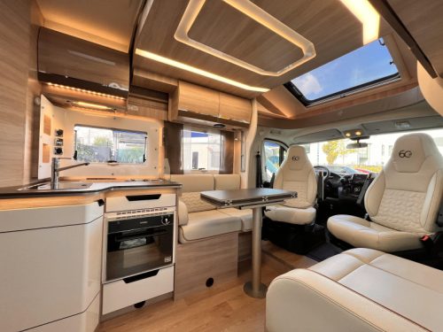 Rapido 696 F 60 Edition Automatic Face to face photo: 12
