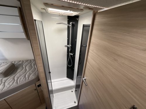 Challenger 337 GA with single beds photo: 31