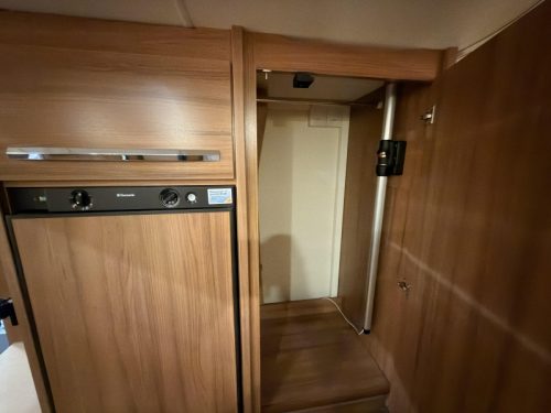 Knaus Sudwind Exclusive 580 UF mover+awning+cabin airco  photo: 14