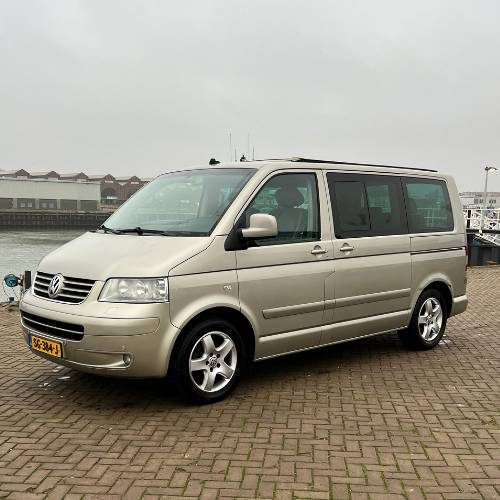 VOLKSWAGEN MULTIVAN TDI 128 KW 2.5 AUT photo: 2