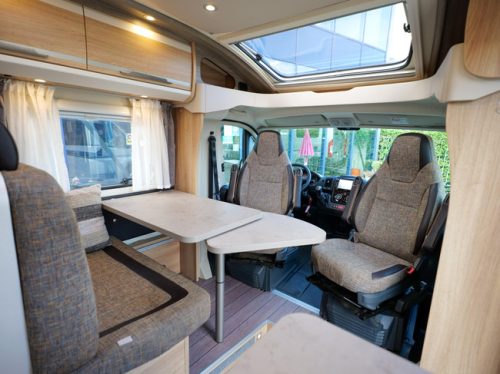 Knaus Sky TI 650 MEG L&Auml;NGSBETTEN XXL GARAGE! Foto: 7