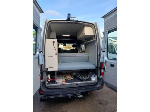 Nissan NV400  photo: 21