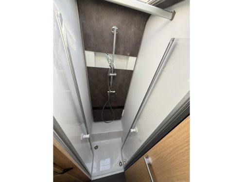 Adria Matrix Plus 670 SL Family Motorhome Automatic photo: 21