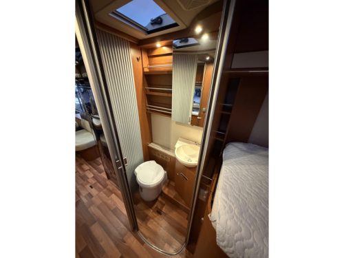 Hymer B678 Single beds-Alde-Air suspension photo: 11