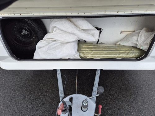 Adria ALTEA 502DT 3 berths triple bunk bed & awning 1st owner photo: 4