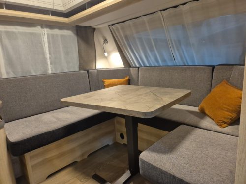 Hobby De Luxe 460 LU photo : 2