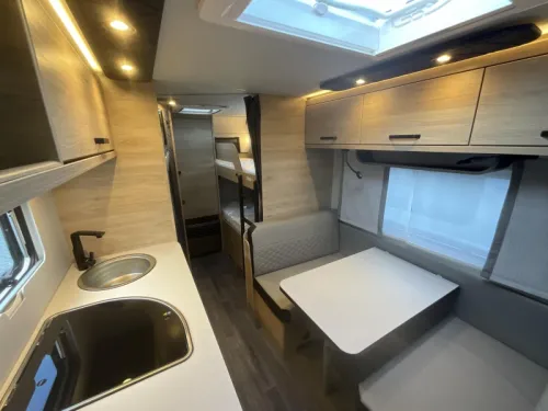 Weinsberg CaraOne 550 QDK BUNK BED-SHOWER-SPACIOUS photo: 2