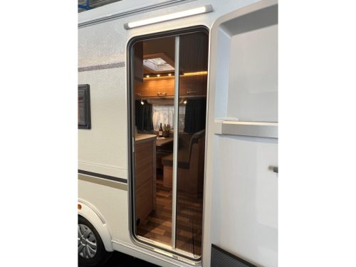Weinsberg CaraOne 550 QDK Mover, Markise, Vorzelt Foto: 9