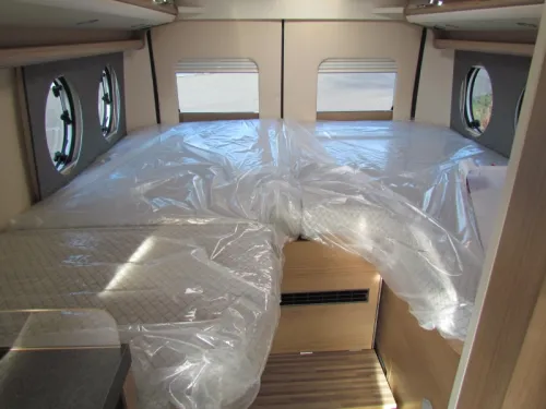 Malibu Diversity GT Skyview 640 LE K Single Beds, Automatic photo: 3