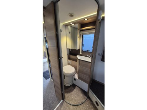 Adria Coral S French bed / top condition! photo: 9