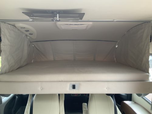 B&uuml;rstner Aviano 727 2.3 AUTOMATIC 150 HP integral, Engine air conditioning, Queen bed, level, side seating group Year 2012 Camper centrum on the road photo: 9