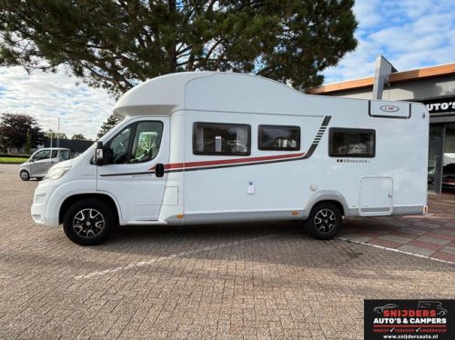 LMC H747 Single beds and a pop-top roof, bearlock, camera photo: 2