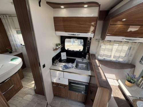 Pilote Essentiel P 706 Queensbed Pop-top roof  photo: 15