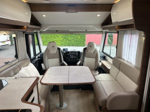 Rapido 866 F Lithium Roof air conditioning Towing hitch photo: 11
