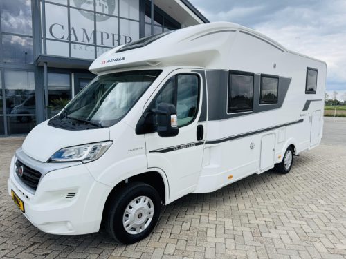 Adria Matrix Plus 670 DC Queensbed Hubbett Wechselrichter Foto: 3