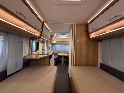 Dethleffs Camper 470 ER +mover+awning+bike rack photo: 10