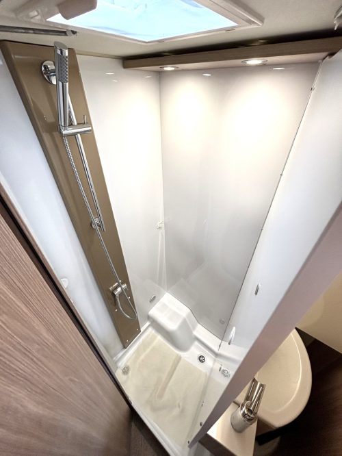 B&uuml;rstner Lyseo Limited 690 G 9-TR AUT ENKELE BEDDEN + HEFBED photo: 10