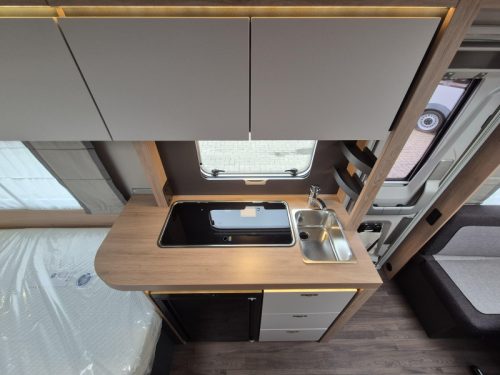 Knaus Sport Platinum 500 EU U-shaped dinette + single beds  photo: 10