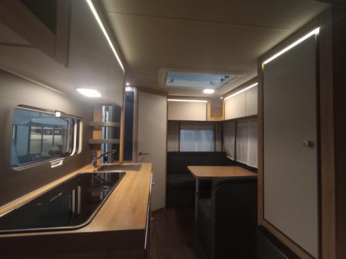 Knaus Sport 400 QD Thule Omnistor, Fu&szlig;bodenheizung Foto: 2