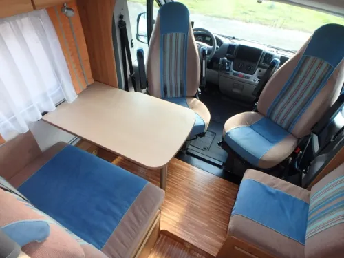 B&uuml;rstner Travel Van 620 T photo: 11
