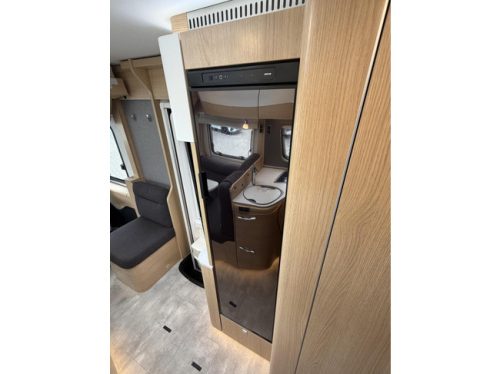 Hymer B-MC I 680 Blackline Single beds Awning Lithium Towing hitch photo: 17