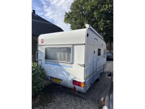 B&uuml;rstner Ventana Avantgarde 430 TN mit neuem Vorzelt Foto: 2