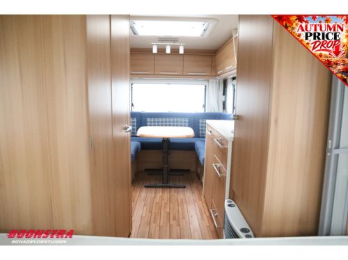 Knaus S&uuml;dwind 450 QU Mover Air Conditioning Bike rack Transverse bed Central kitchen Dinette photo: 10