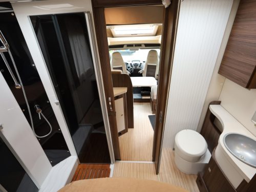 Benimar Tessoro 495 QUEENSBED + POP-TOP ROOF photo: 9