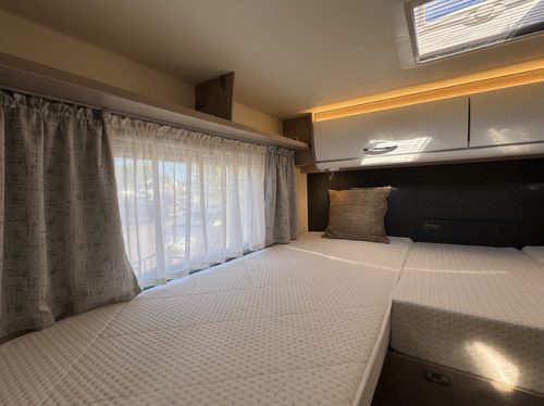 B&uuml;rstner Lyseo Time 690 G Skyline Edition 140 PS 8-Gang AUTOMAAT Euro6 Fiat Ducato **Einzelbetten/Thule V16 Lift Fahrradtr&auml;ger/Satellit Foto: 15