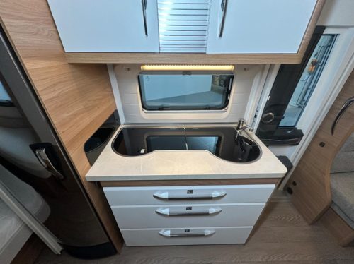 Hobby De Luxe 495 UL IC-Line Foto: 17