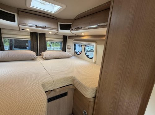 Carthago 640 LE Charming GT Autom&aacute;tico Camas Individuales Panel Solar Suspensi&oacute;n Neum&aacute;tica foto: 19