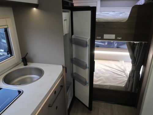 Benimar Cocoon 425 LARGE BUNK BED AND POP-UP BED photo: 5
