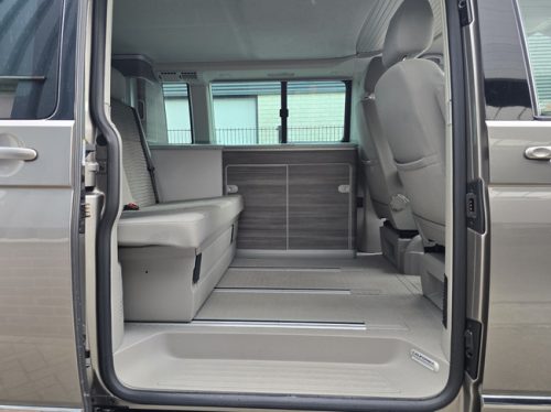 Volkswagen CALIFORNIA OCEAN VAN CONVERSION 150 HP AUTOMATIC ELECTRIC POP-TOP ROOF DETACHABLE TOW HITCH PARKING HEATER SEAT HEATER photo: 9