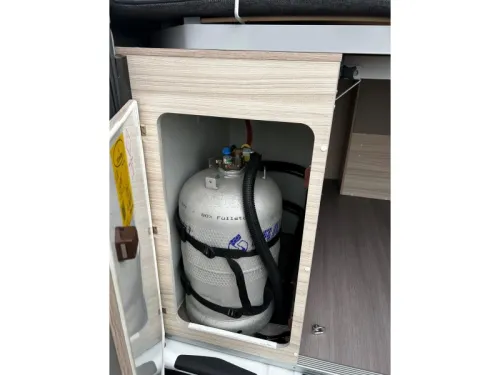 Adria Twin Plus 640 SLB LPG, 3 zonnepanelen  foto: 14