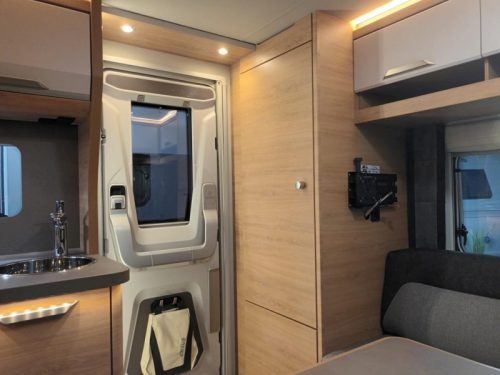 Knaus Sudwind Black Selection 420 QD photo: 3