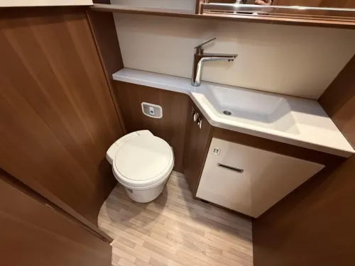 LMC Explorer Comfort 735 G Single Beds Pull-down Bed 2019 photo: 16