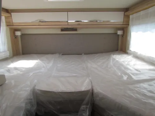 Eura Mobil Profila RS 695 EB L/H-Bett, Automatik Foto: 3