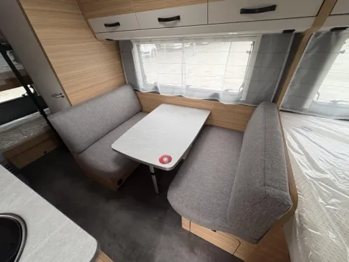 Dethleffs Summer Edition 500 QSK Etagenbett / Querbett  Foto: 6