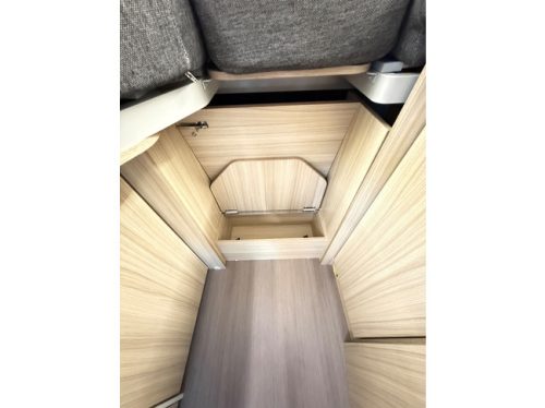 Adria Twin 640 Automaat Anh&auml;ngerkupplung / Markise / 2 Batterien / Kamera Foto: 12