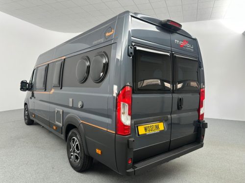 Malibu Van Comfort 640 LE Charming GT Skyview photo: 2