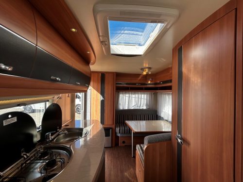 Hobby De Luxe 440 SF incl. Mover, nw matrassen photo: 9