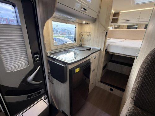 Laika Ecovip 309 Single Beds Pop-top roof photo: 12