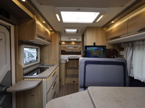 Knaus Sky TI 650 MEG single beds | towbar photo: 2