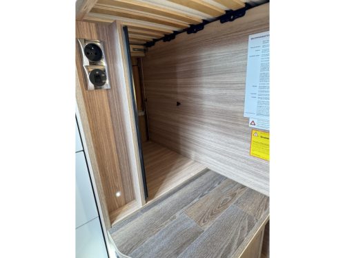 B&uuml;rstner Travel Van T 590 - compact 599 cm  photo: 15