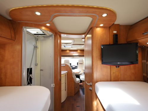 Carthago Chic C-Line II I 4.9 LE automatic - without pop-up bed photo: 3