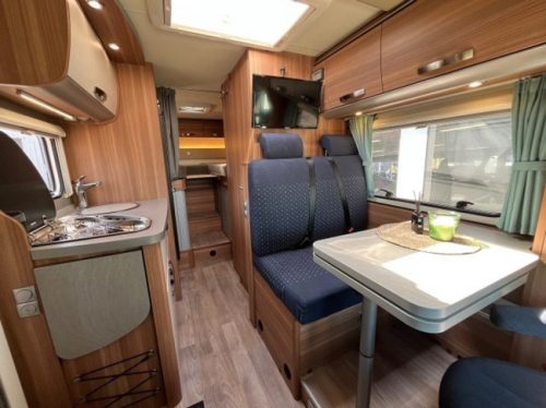 Weinsberg Caracompact R57 Airco Cruise Single beds Solar. CarPlay photo: 1