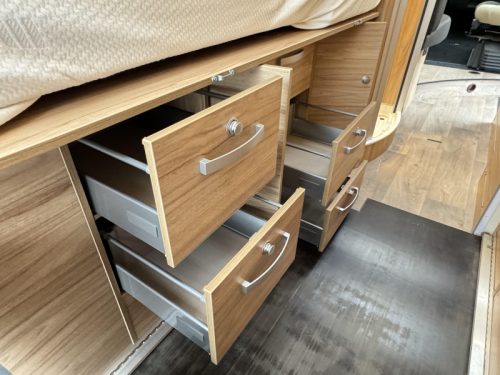 Hymer Yellowstone 640 - Langes Bett 205 cm! - Foto: 17