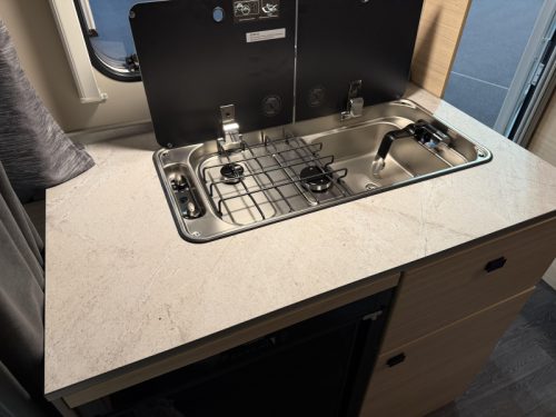 Weinsberg CaraLife 470 EU Einzelbetten / Dinette Foto: 5